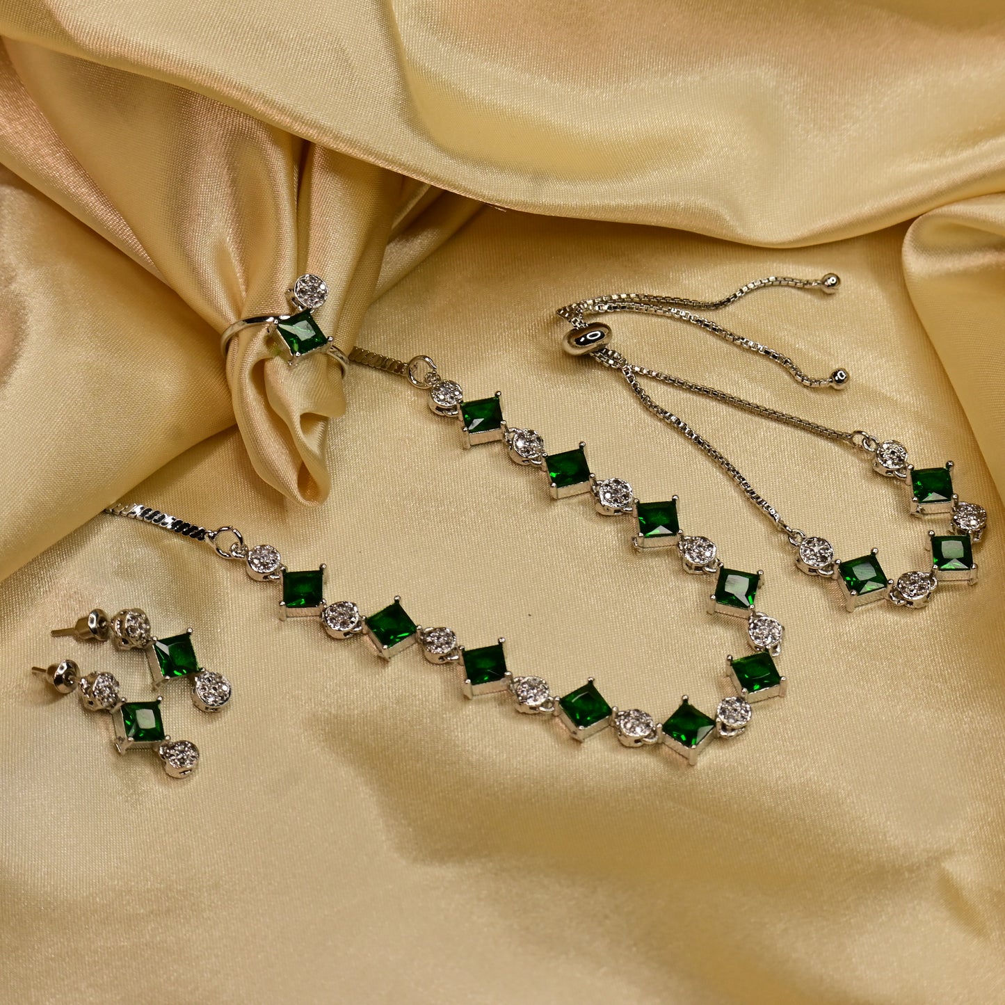 Arohini AD Necklace Set
