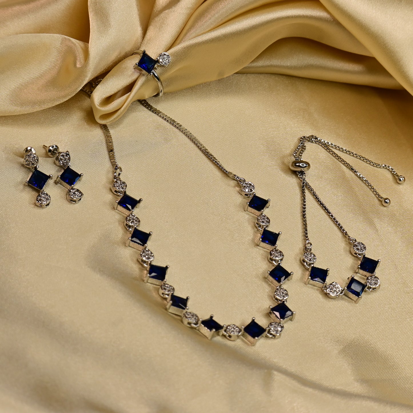 Arohini AD Necklace Set
